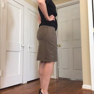 Casual brown pencil skirt